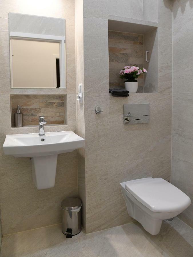 Apartament Na Dlugiej วอร์ซอ ภายนอก รูปภาพ